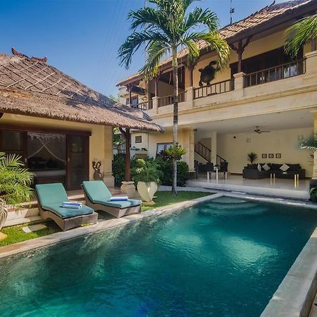 Villa Krisna Seminyak Buitenkant foto
