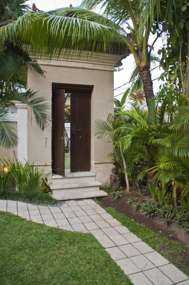 Villa Krisna Seminyak Buitenkant foto