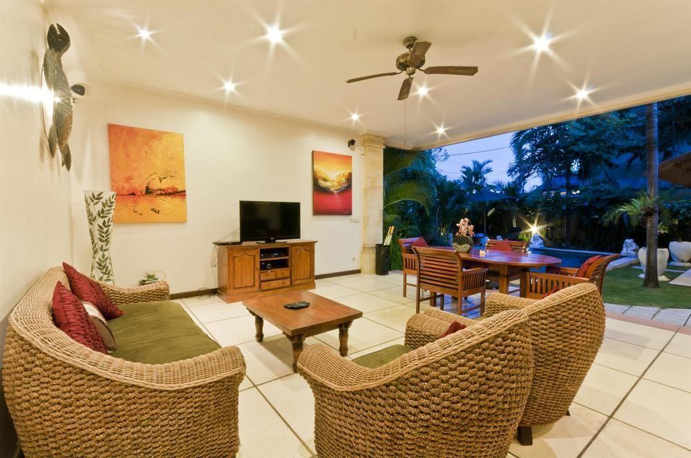 Villa Krisna Seminyak Buitenkant foto