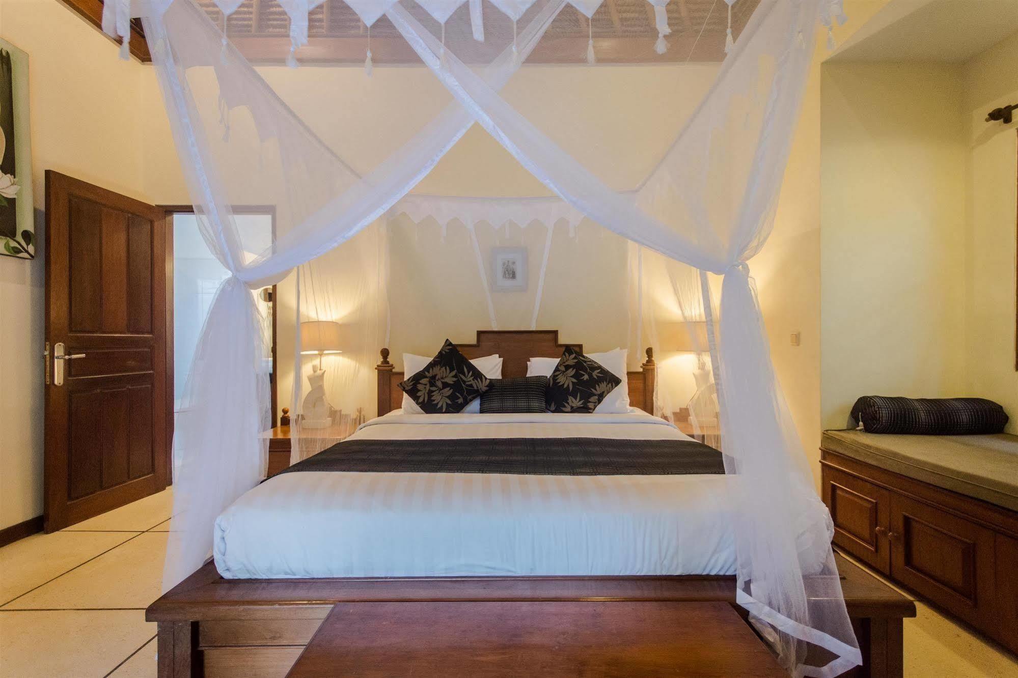 Villa Krisna Seminyak Buitenkant foto
