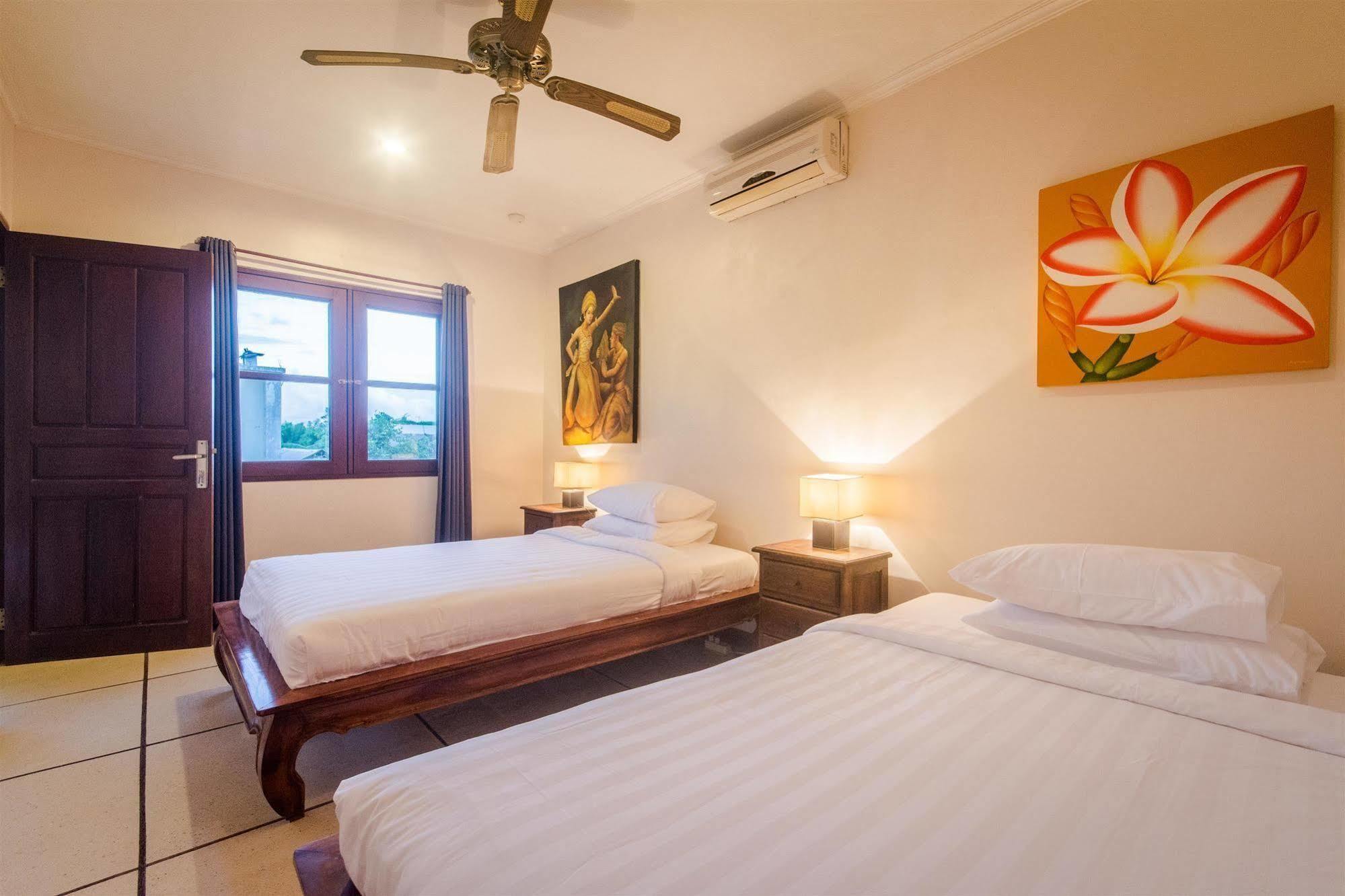 Villa Krisna Seminyak Buitenkant foto