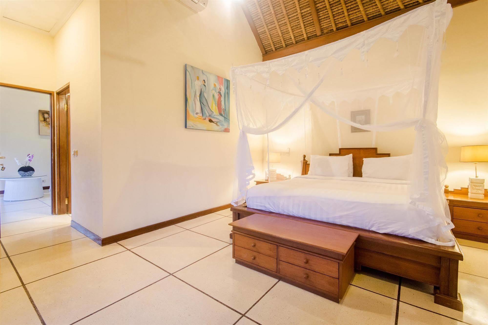 Villa Krisna Seminyak Buitenkant foto