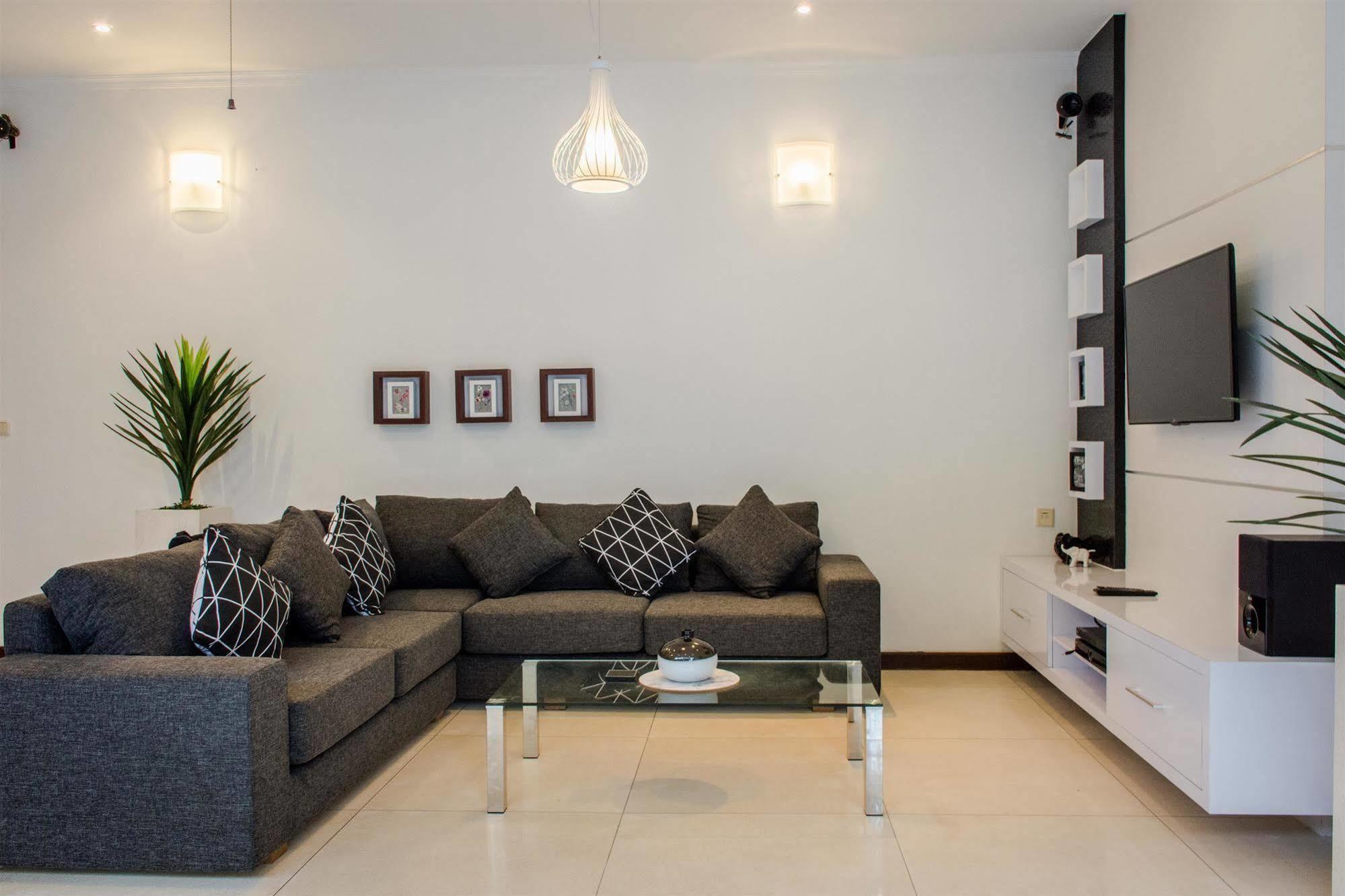 Villa Krisna Seminyak Buitenkant foto